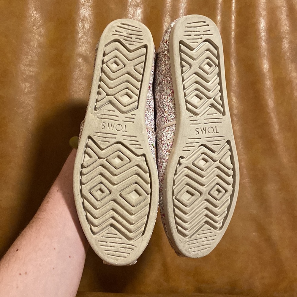 TOMS - Picture 6 of 7